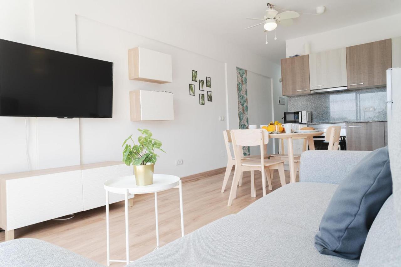Apartment Charming Seaside And Terasse In Playa Paraiso